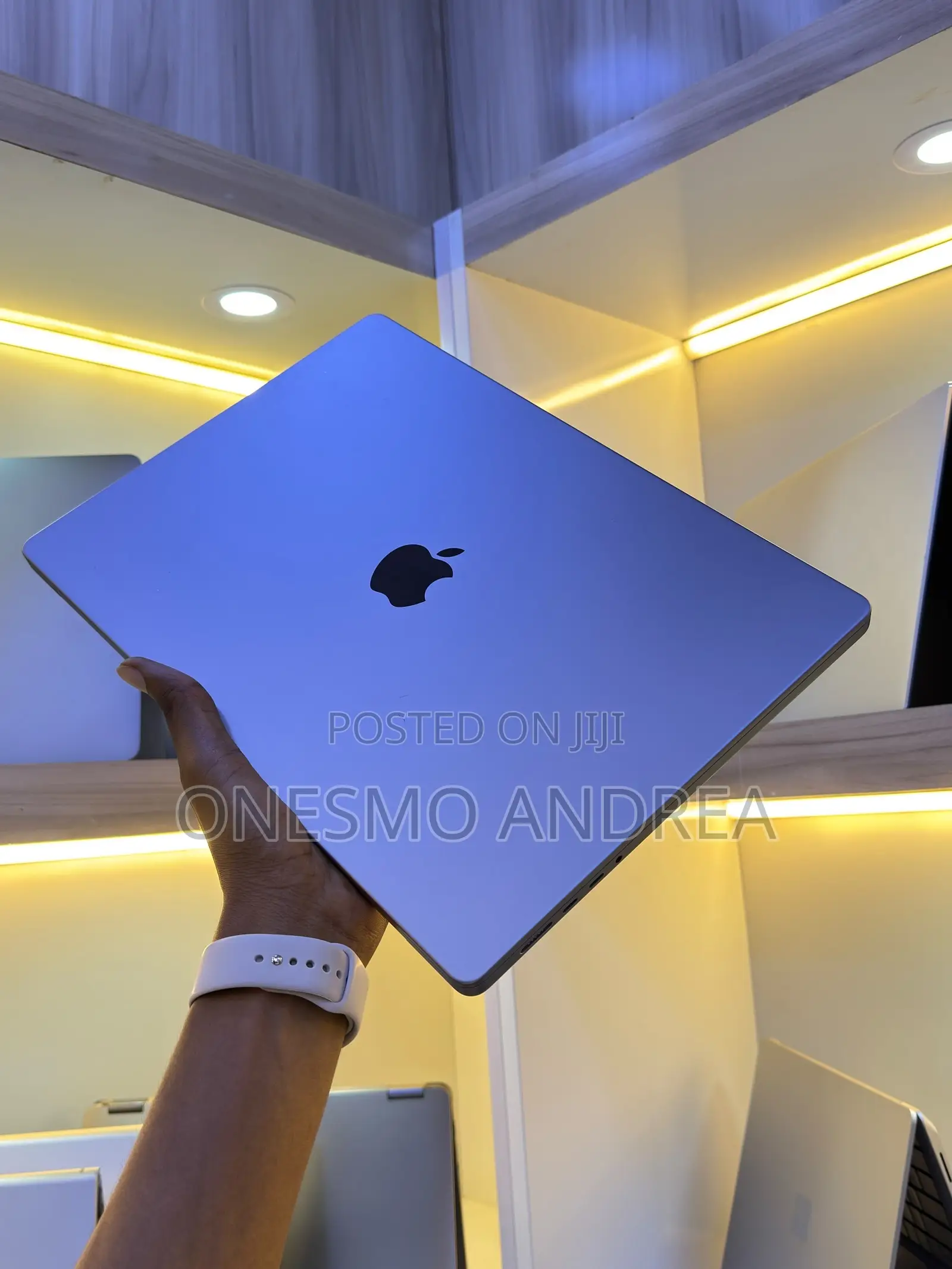 Laptop Apple MacBook Pro 2021 M1 16GB Apple M1 Pro SSD 512GB