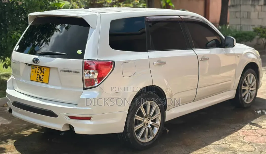 Subaru Forester 2.0D X 2011 White
