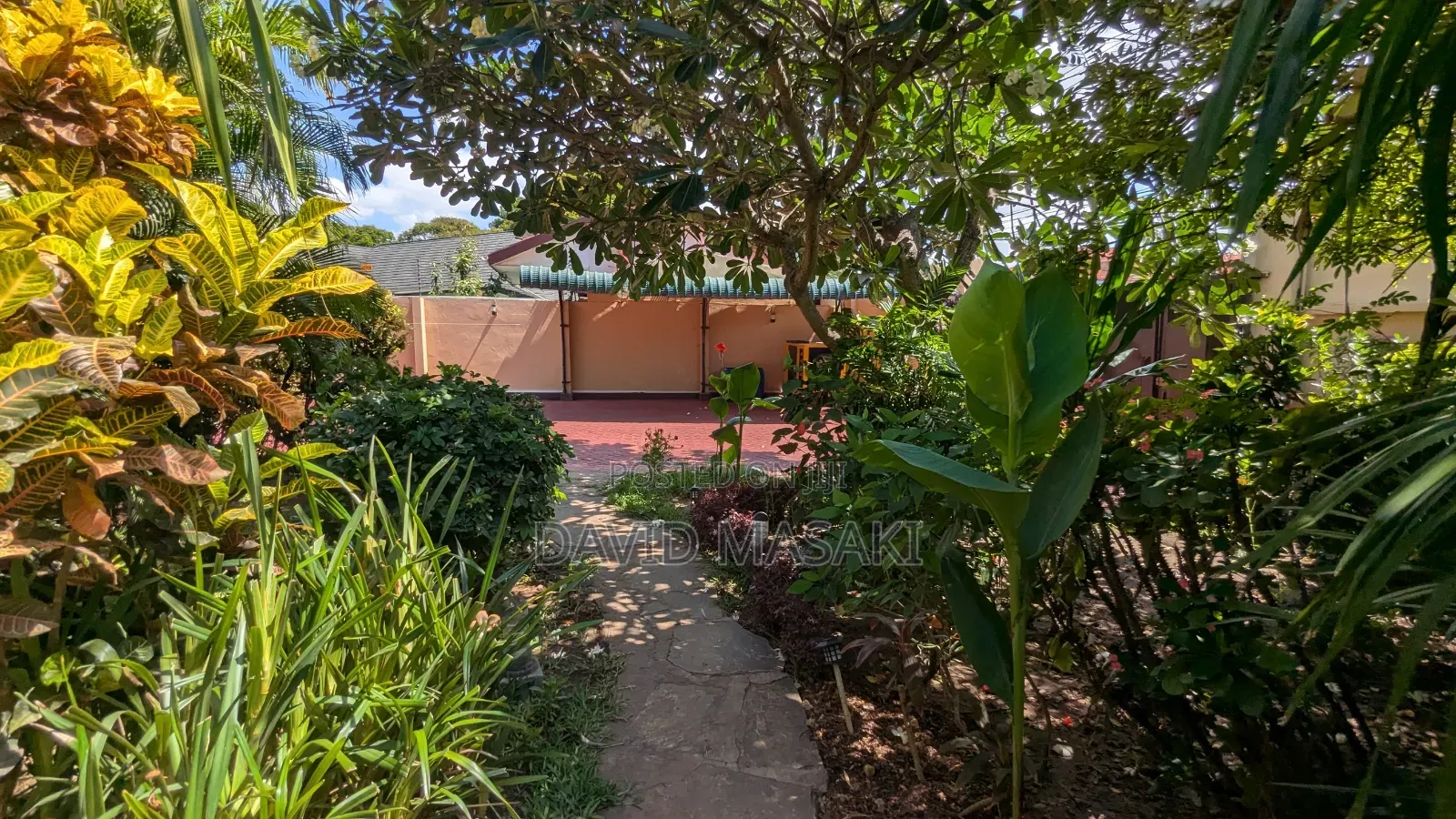 Furnished 2bdrm Apartment in Lussh Green Home, Oyster Bay for rent