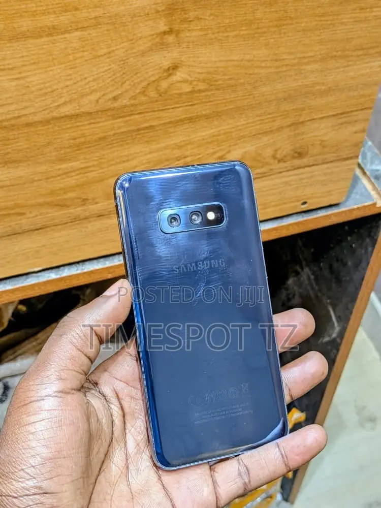Samsung Galaxy S10e 128 GB Black