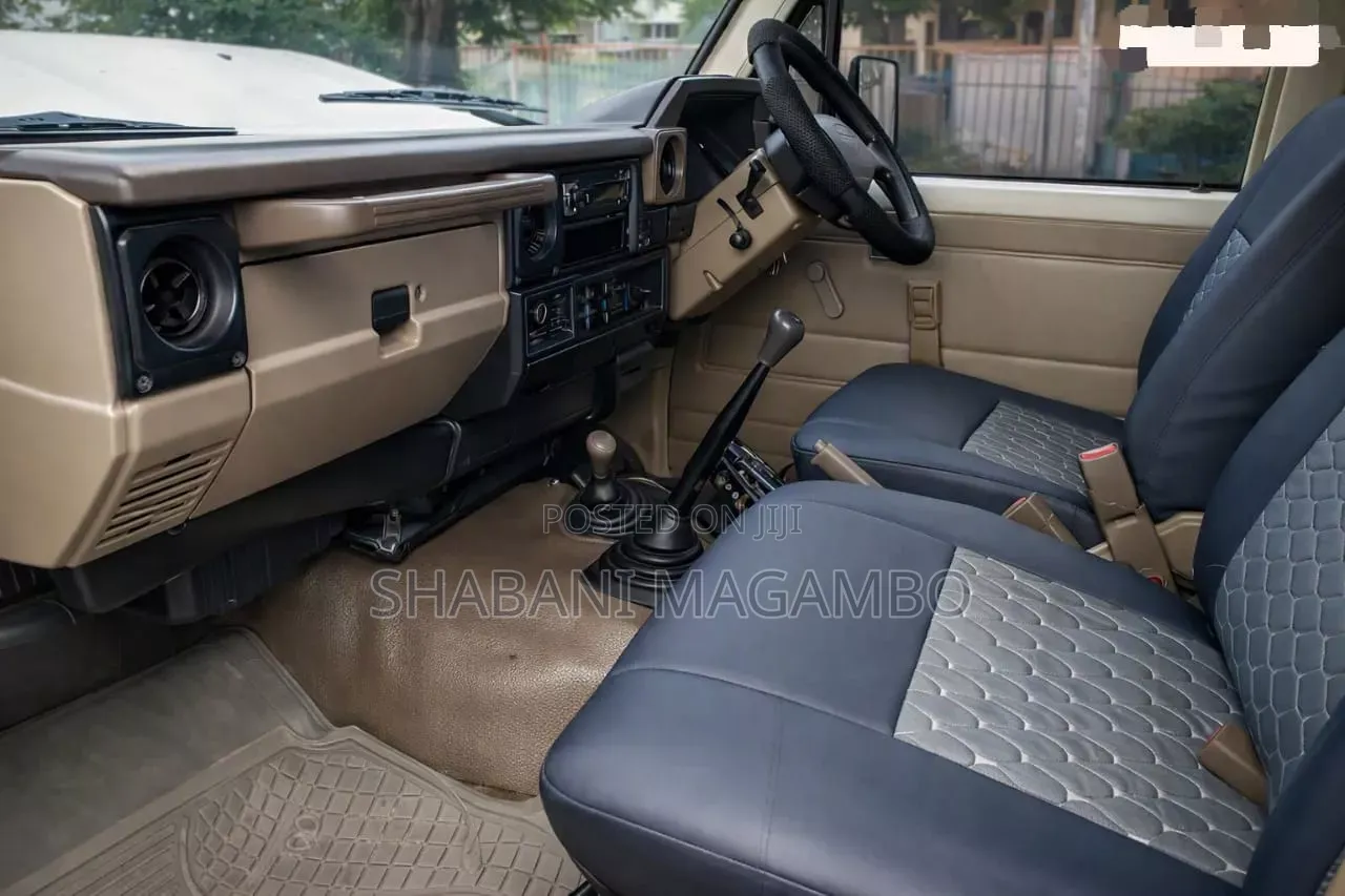 Toyota Land Cruiser 2007 White