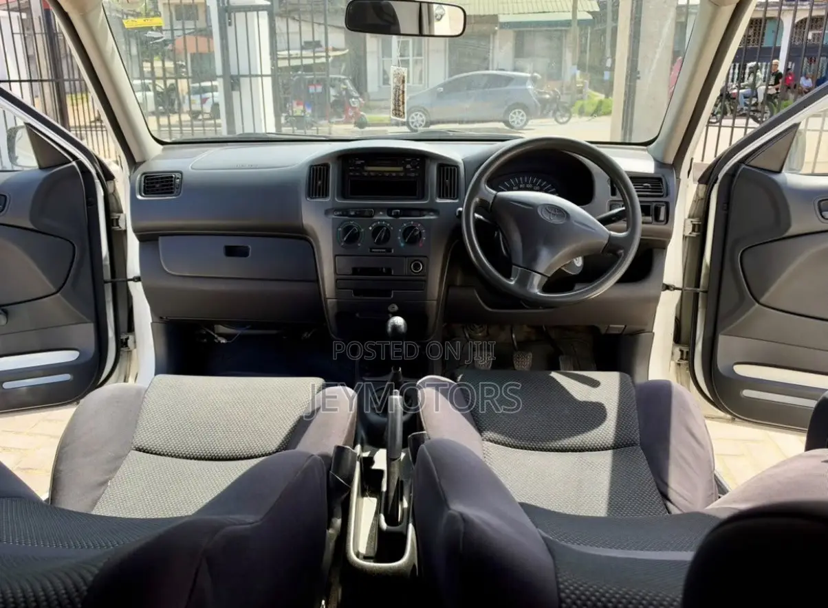 Toyota Probox 2005 White