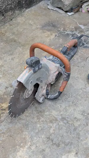 300mm Disc Cutter 2400W,4300RPM Used FRM UK