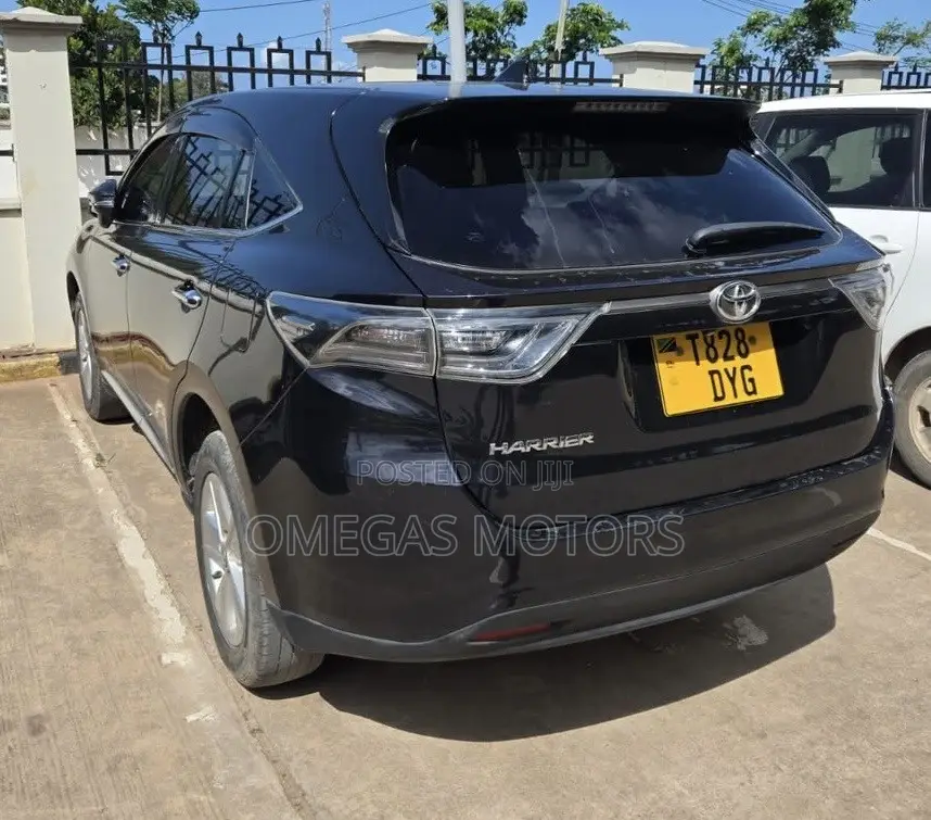Toyota Harrier 2.0 4WD 2015 Black