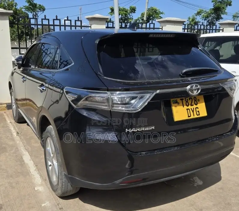 Toyota Harrier 2.0 4WD 2015 Black