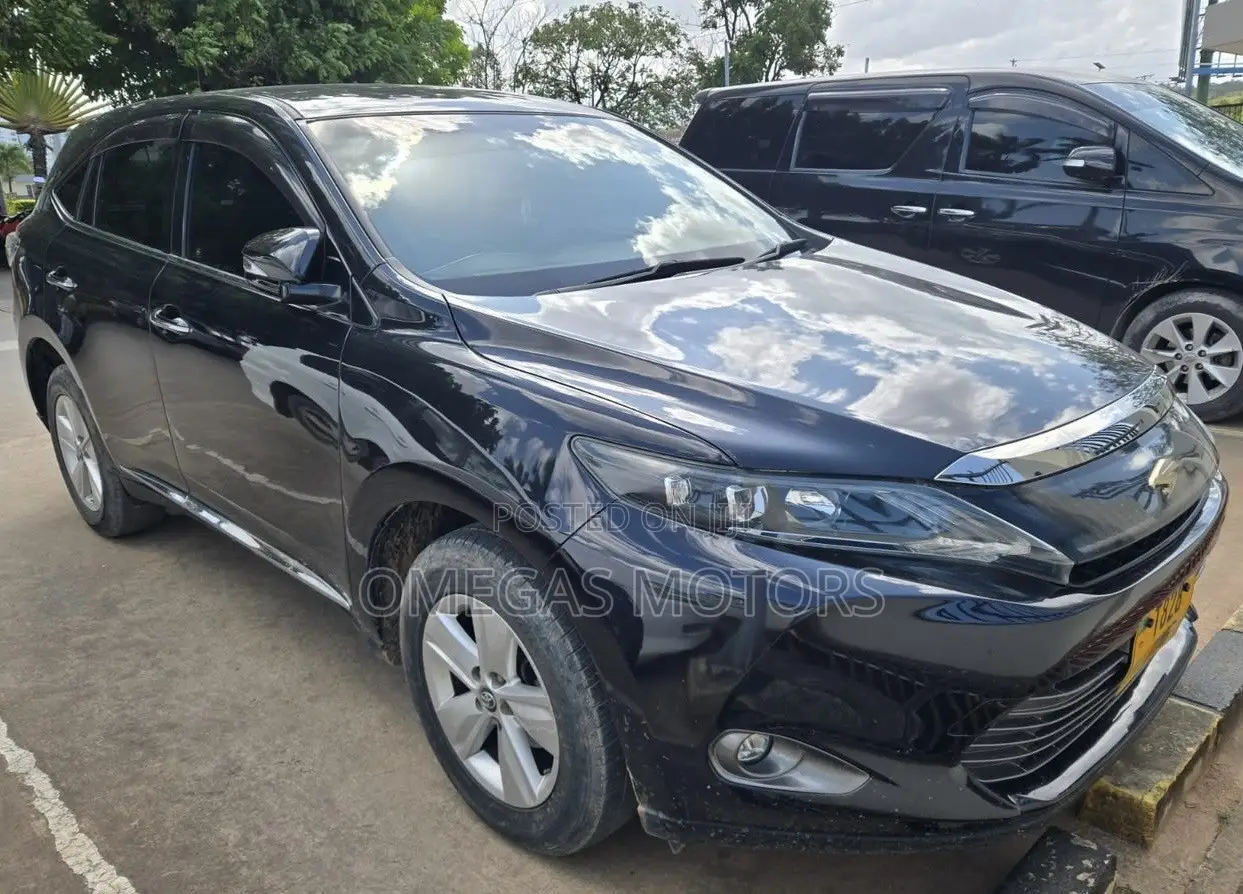 Toyota Harrier 2.0 4WD 2015 Black