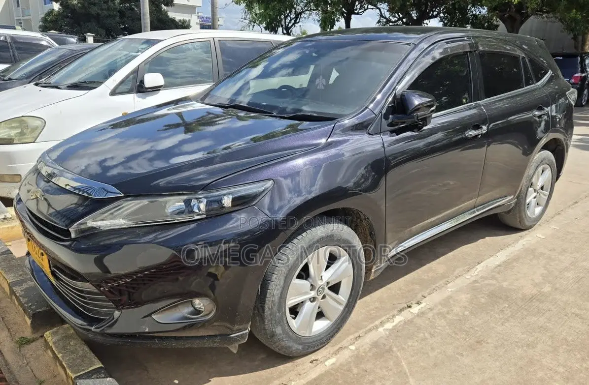 Toyota Harrier 2.0 4WD 2015 Black