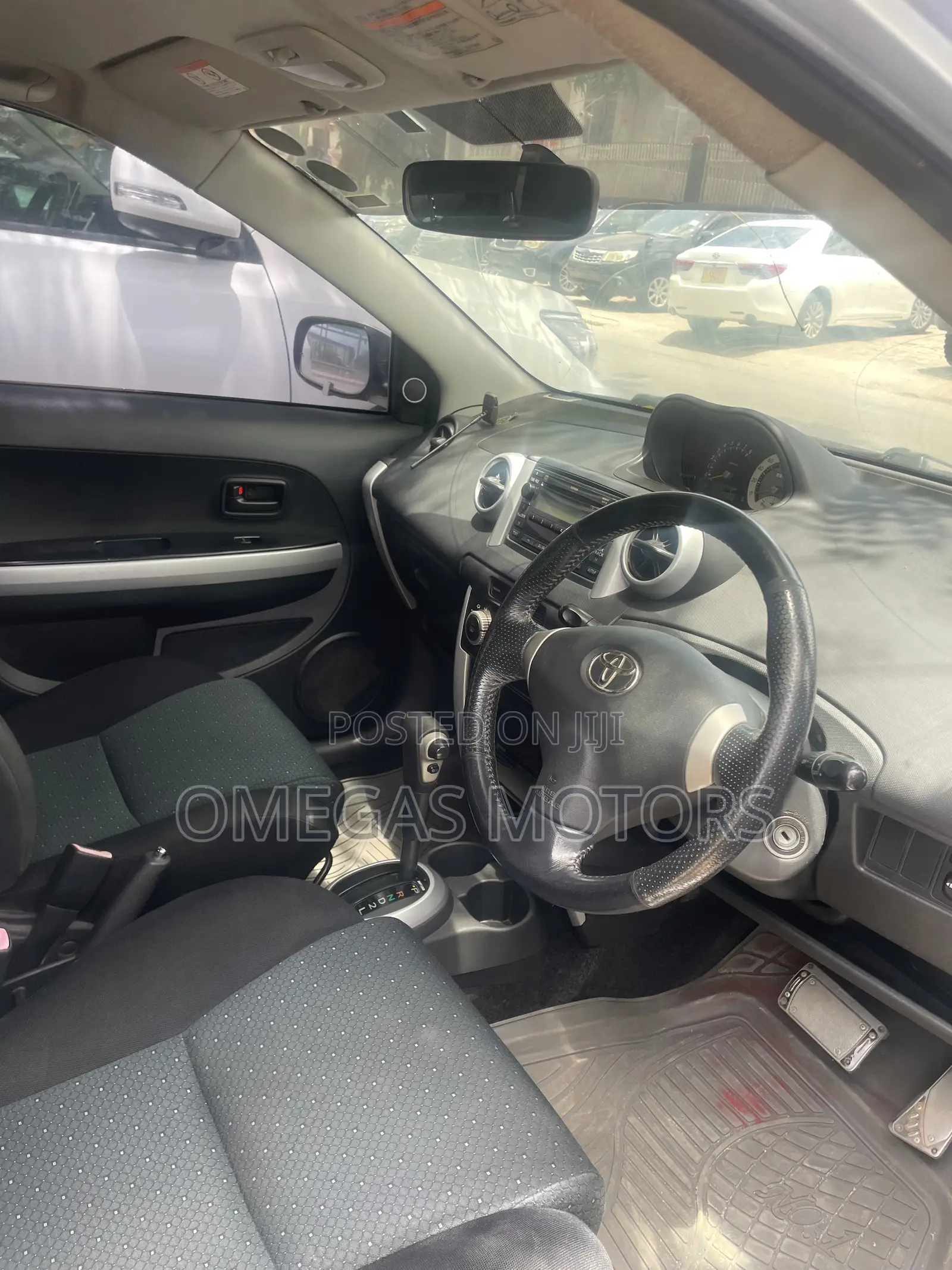 Toyota IST 2005 Silver