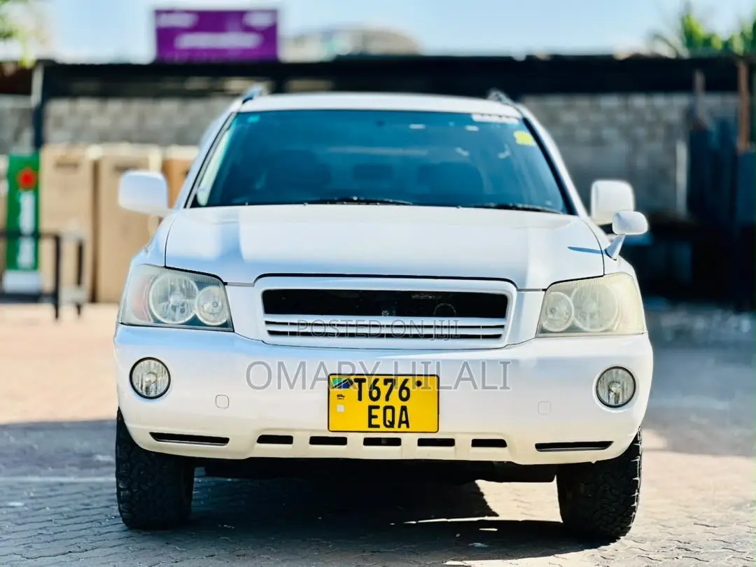 Toyota Kluger 2002 White