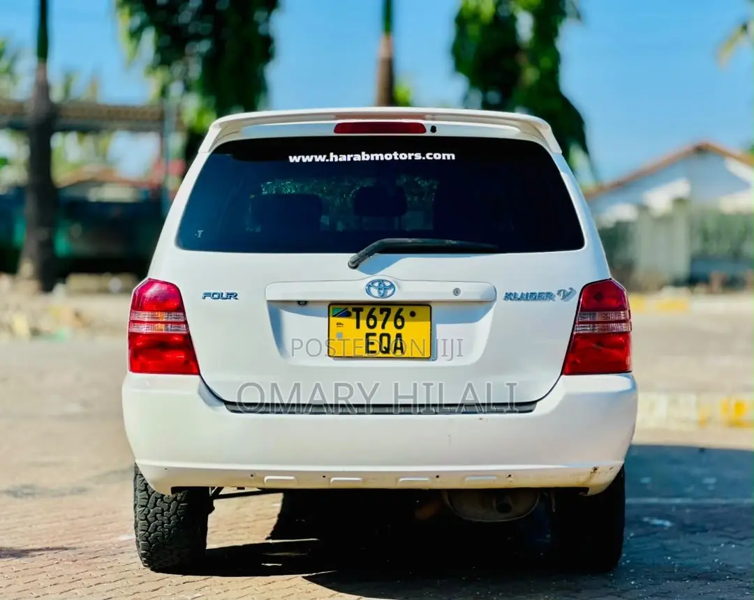 Toyota Kluger 2002 White