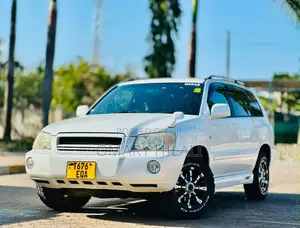 Toyota Kluger 2002 White