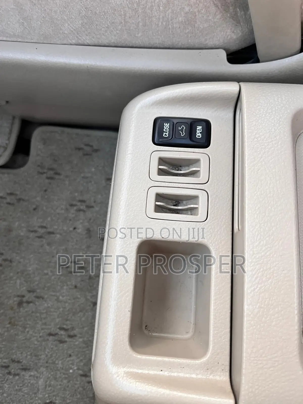 Toyota Alphard 2.4 Petrol AWD 2002 Silver