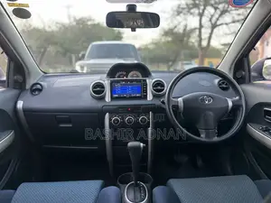 Toyota IST 2005 Silver