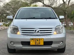 Toyota IST 2005 Silver