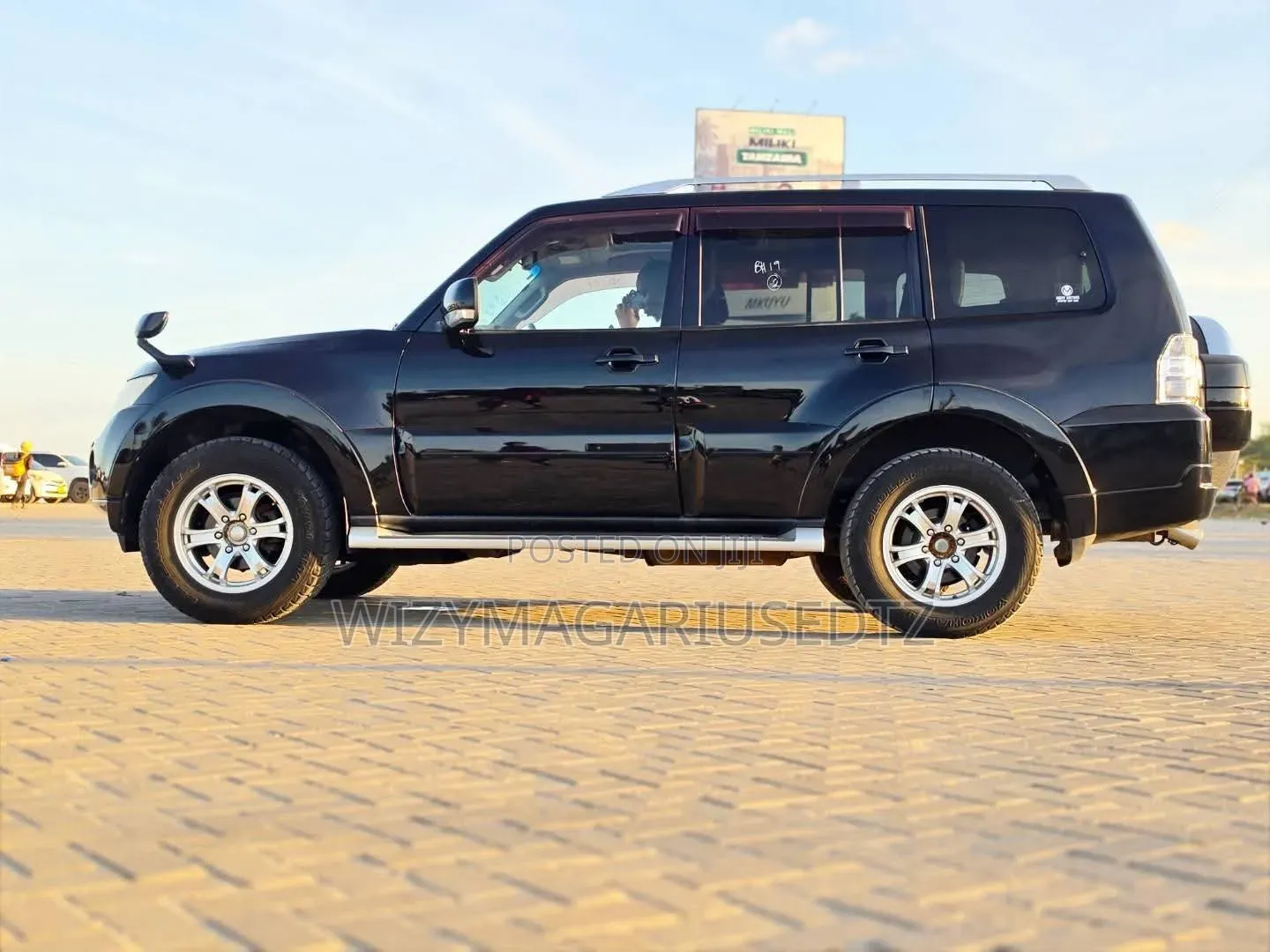 Mitsubishi Pajero 3.0 2010 Matt Black