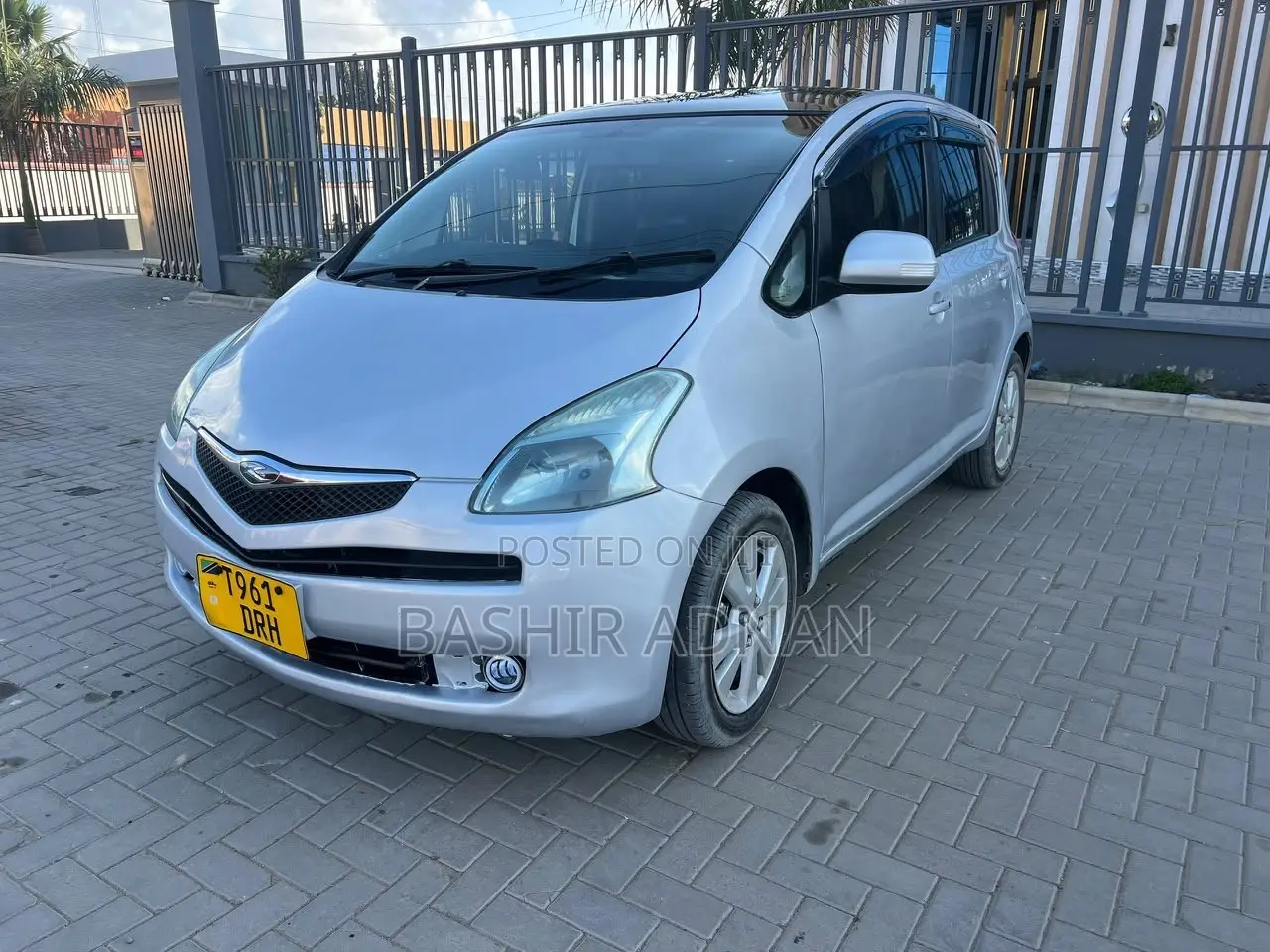 Toyota Ractis 1.5 FWD 2006 Silver