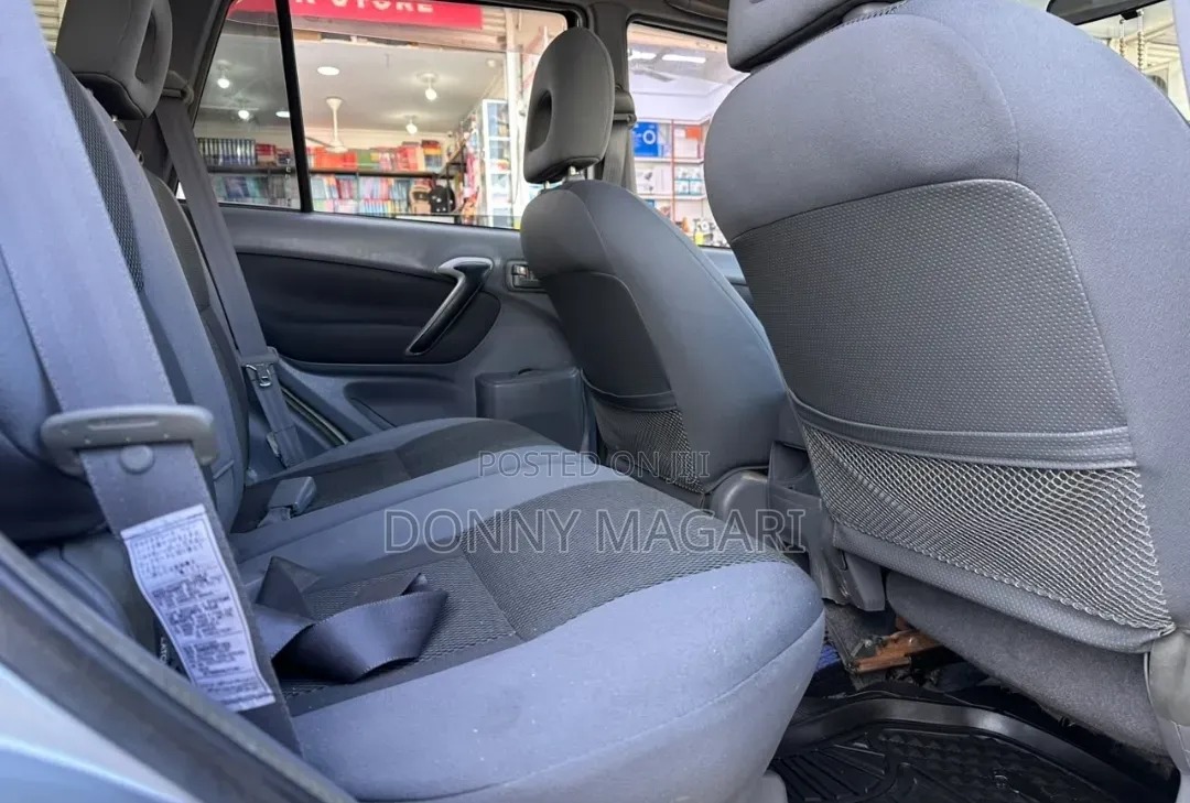 Toyota RAV4 Automatic 2003 Silver