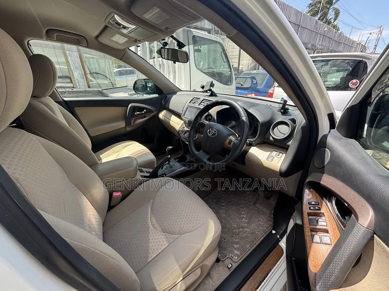 Toyota Vanguard 2010 Pearl