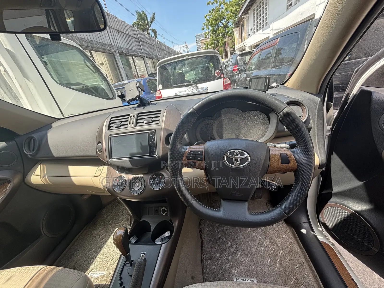Toyota Vanguard 2010 Pearl