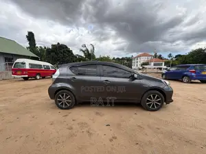 Toyota Aqua 2012 Gray