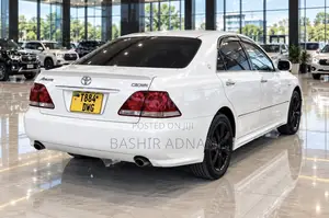 Toyota Crown 2005 White