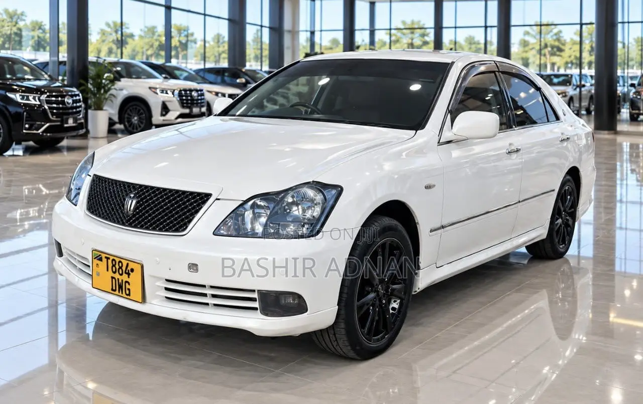 Toyota Crown 2005 White