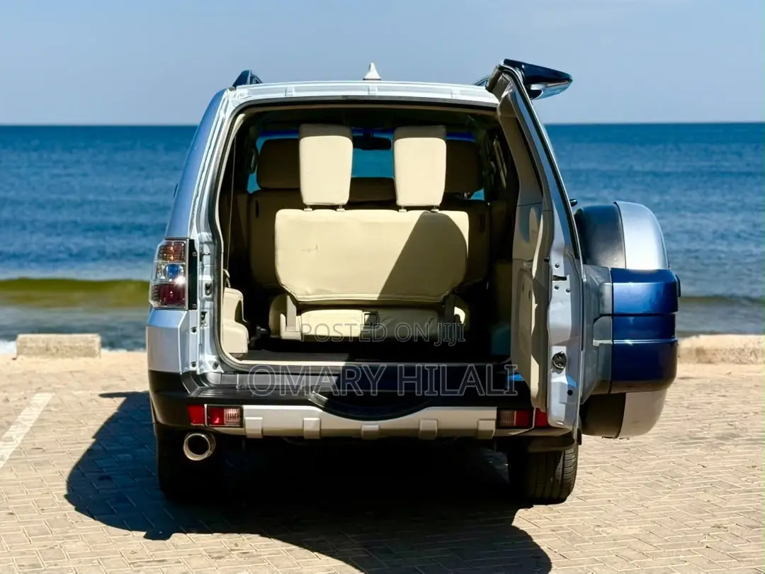 Mitsubishi Pajero 2006 Silver