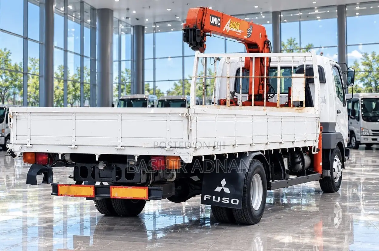Mitsubishi Fuso Fighter Crane Tani 4 Tonnes Unregistered(mpya).