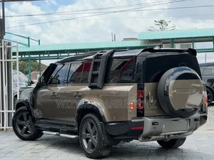 Land Rover Defender 130 P400 X 2025 Brown