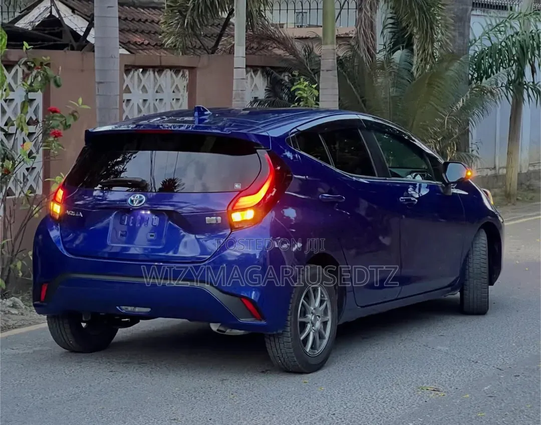 Toyota Aqua 2023 Blue