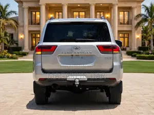 Toyota Land Cruiser 2025 Silver