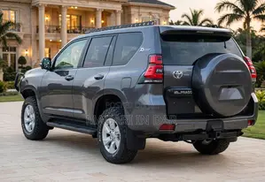 Toyota Land Cruiser Prado 2023 Gray