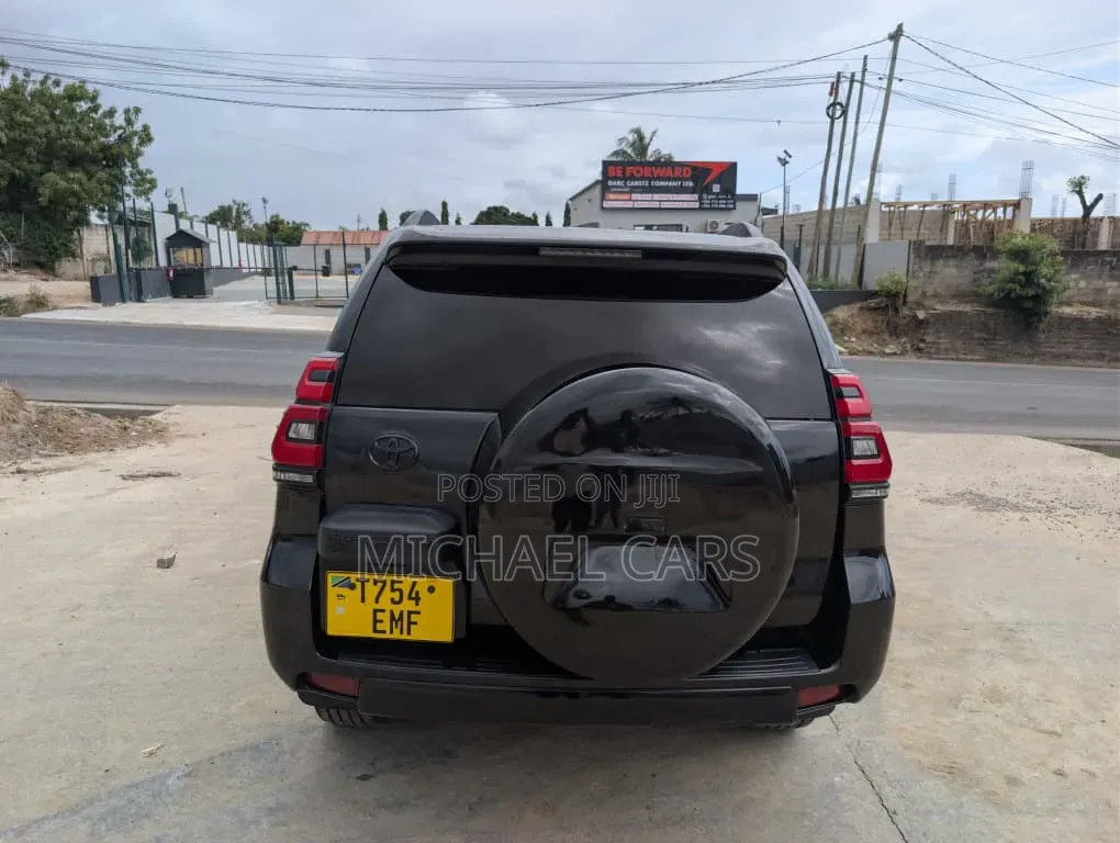 Toyota Land Cruiser Prado 2005 Black
