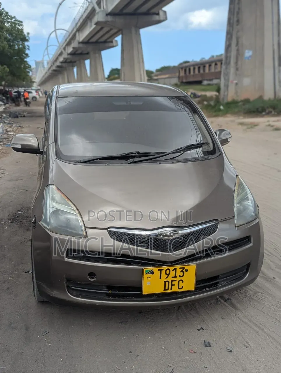 Toyota Ractis 2005 Gray