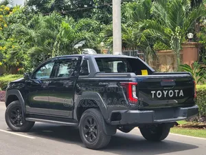 New Toyota Hilux Active (Diesel) 2026 Black