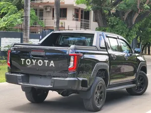 New Toyota Hilux Active (Diesel) 2026 Black