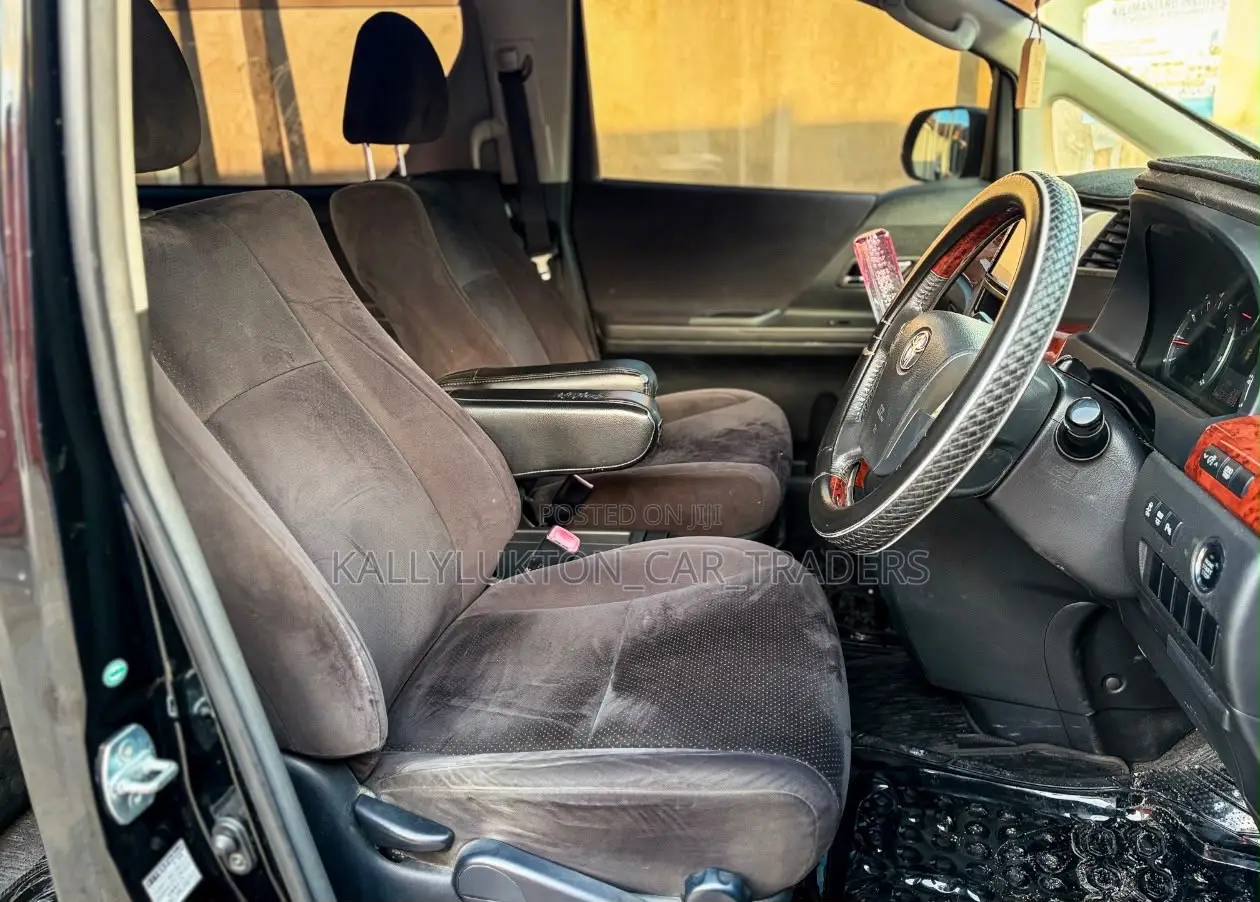 Toyota Vellfire 2011 Black