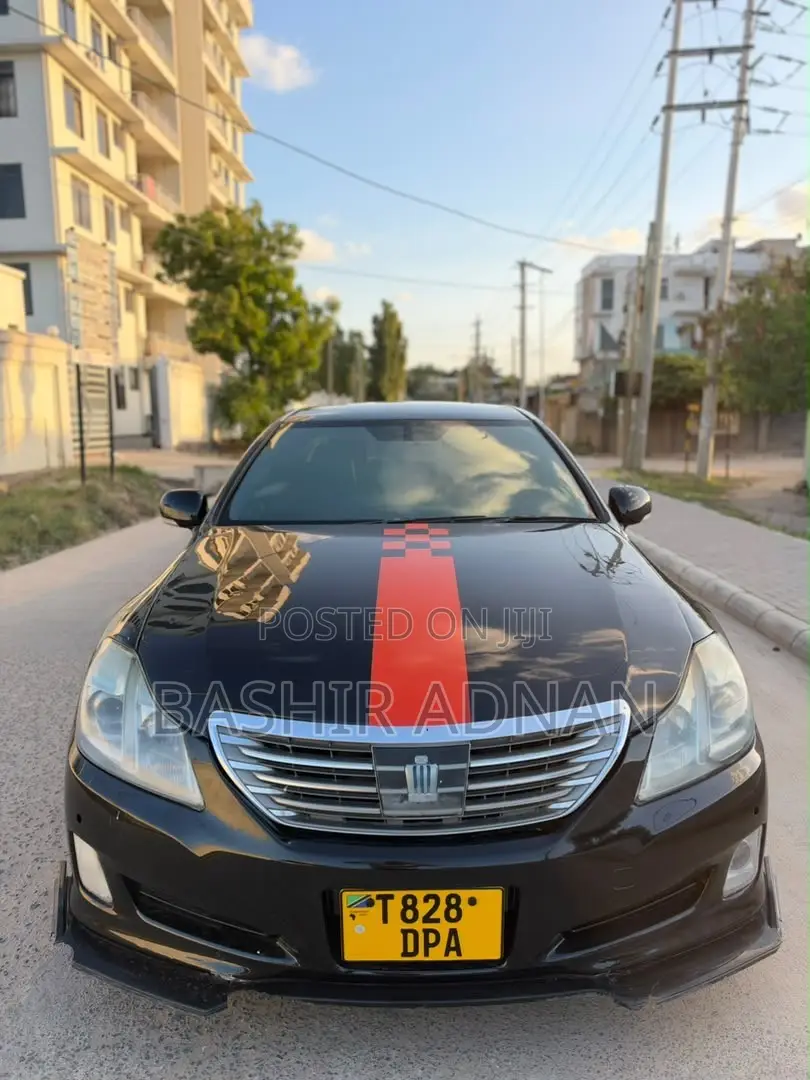 Toyota Crown 2010 Black