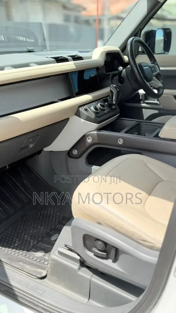 Land Rover Defender 2021 White