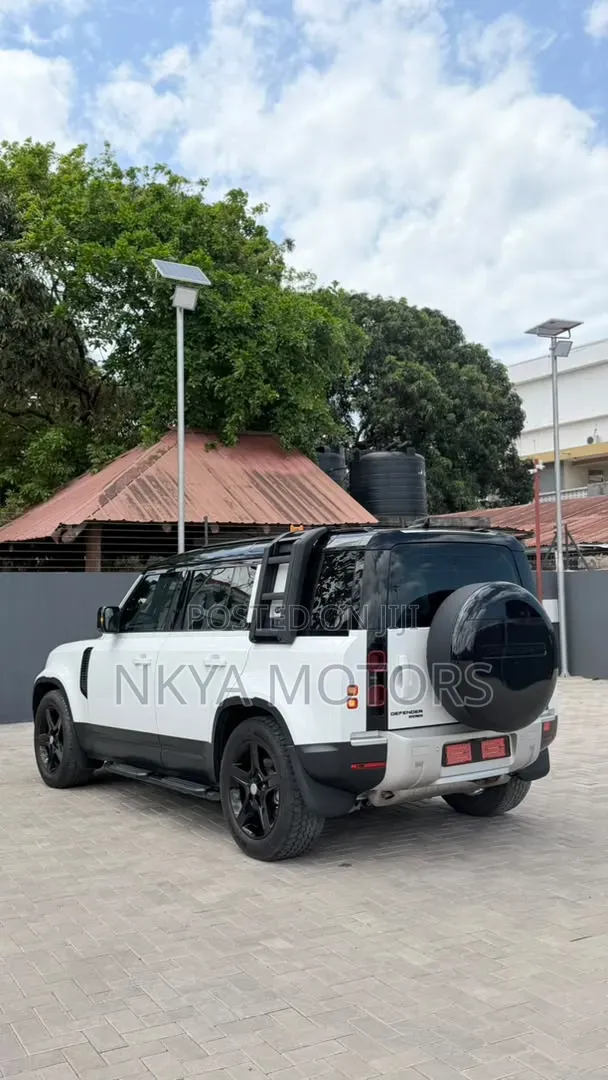 Land Rover Defender 2021 White
