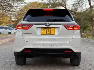 Toyota Harrier 2.0 2015 White