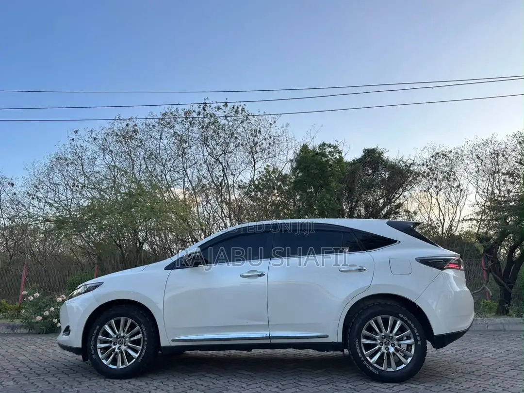 Toyota Harrier 2.0 2015 White