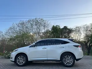 Toyota Harrier 2.0 2015 White
