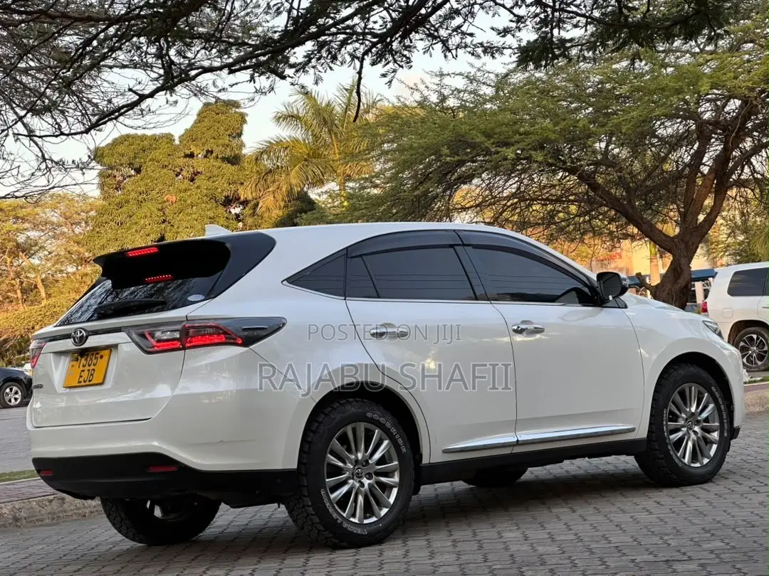 Toyota Harrier 2.0 2015 White