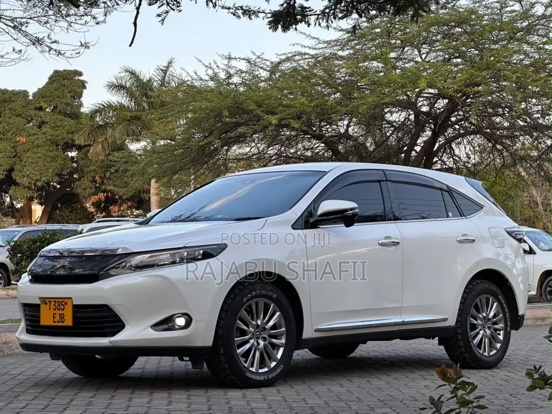 Toyota Harrier 2.0 2015 White