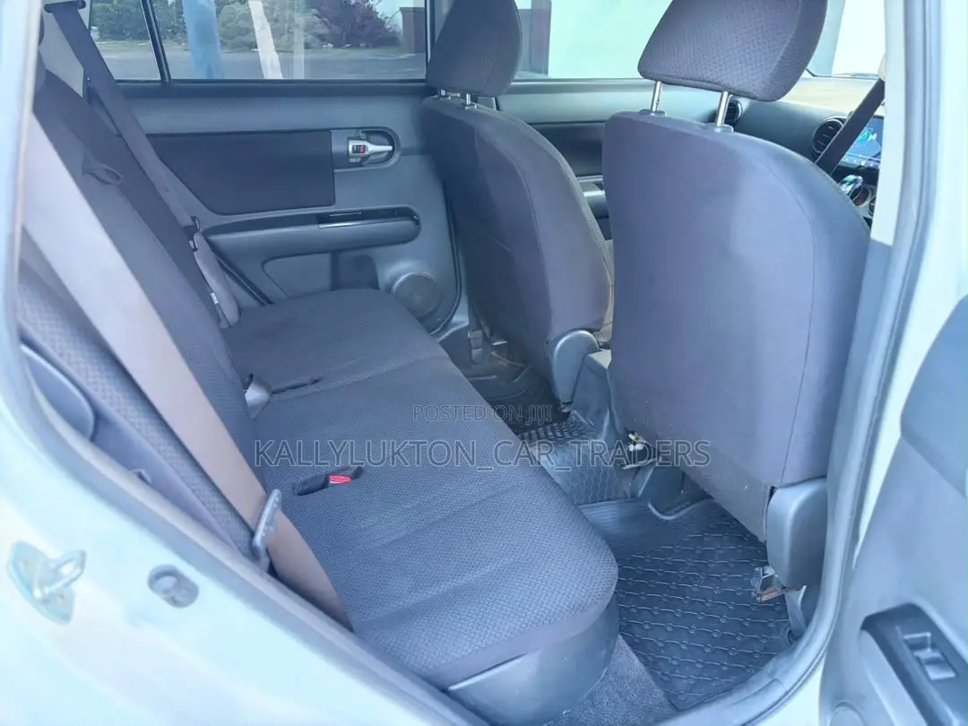 Toyota Corolla Rumion 2011 White