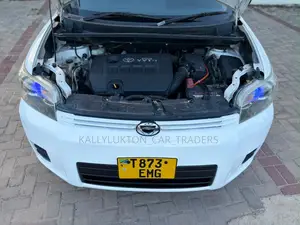 Toyota Corolla Rumion 2011 White