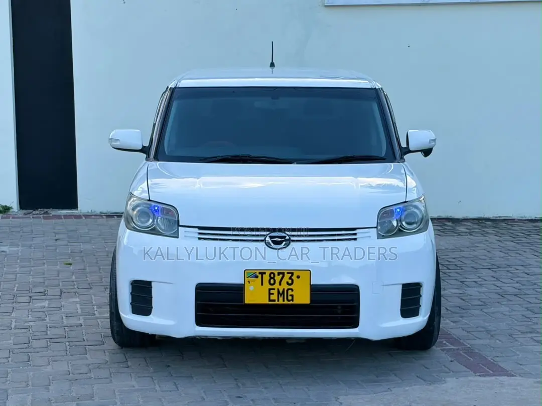 Toyota Corolla Rumion 2011 White