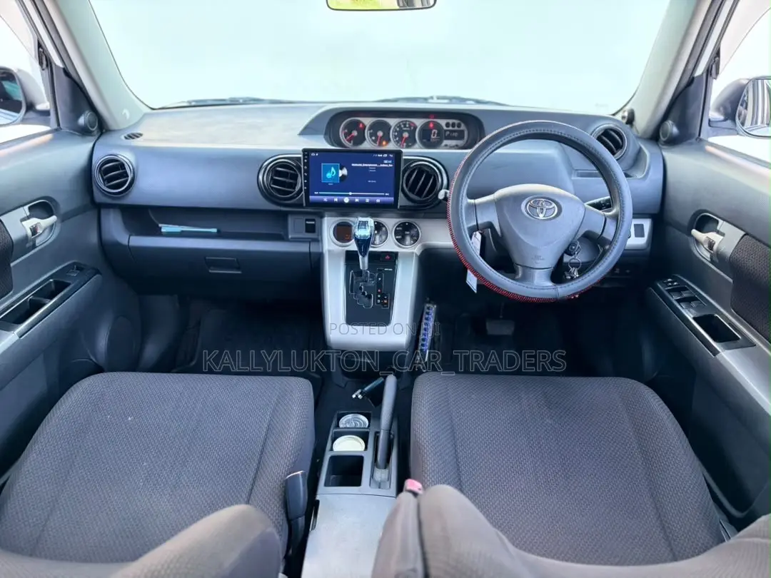 Toyota Corolla Rumion 2011 White