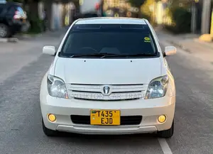 Toyota IST 2007 White